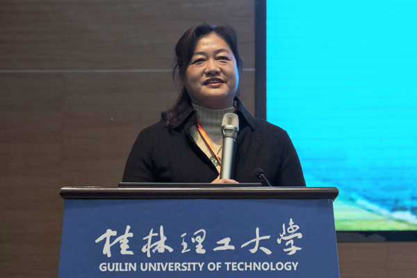 学校副校长王玫教授在开幕式上致辞 学校副校长王玫教授在开幕式上致辞